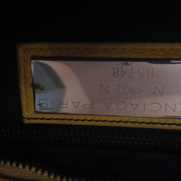 Balenciagia - Picture 6 of 6